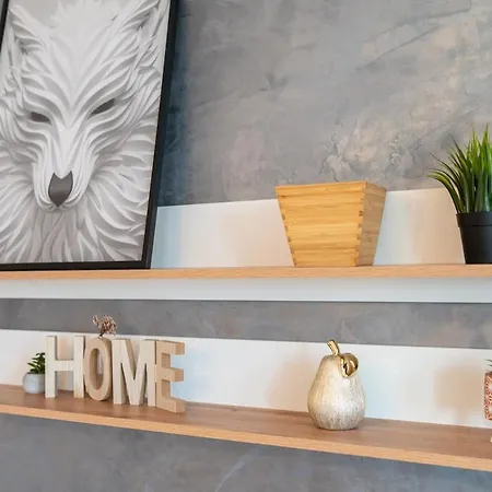 Arte - Free Parking Garage Apartment *